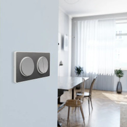 Odace Touch - plaque 2 postes horiz/vert 71mm aluminium brossé avec liseré blanc